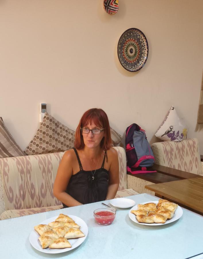 Uzbegim Family Guest House Buchara Buitenkant foto