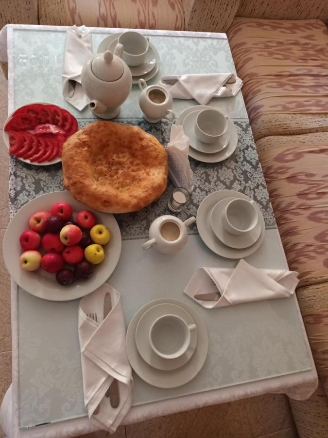 Uzbegim Family Guest House Buchara Buitenkant foto