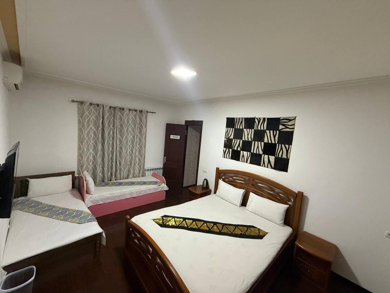 Uzbegim Family Guest House Buchara Buitenkant foto